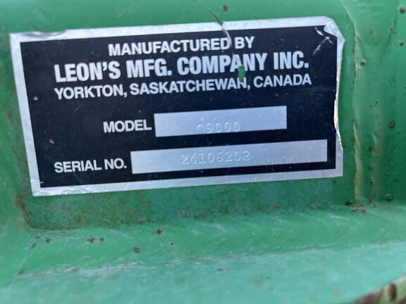 Leon 4000 BLADE Tractor Attachment