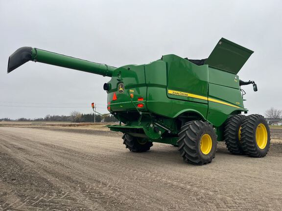 2024 John Deere S770 Combine