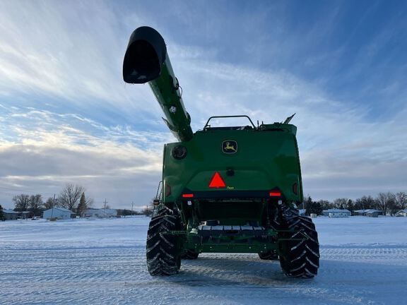 2025 John Deere S7 700 Combine