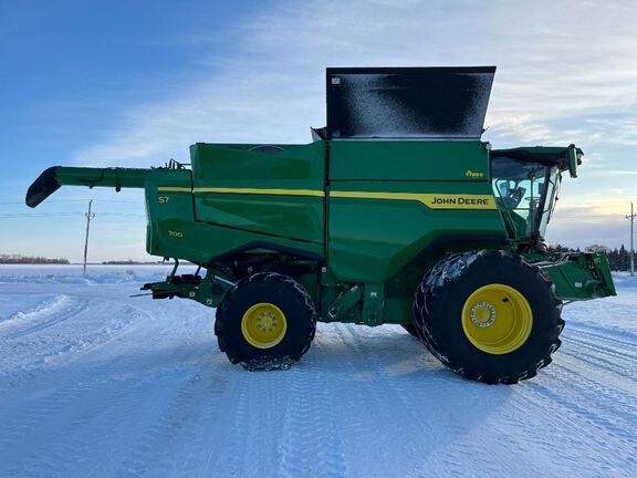 2025 John Deere S7 700 Combine