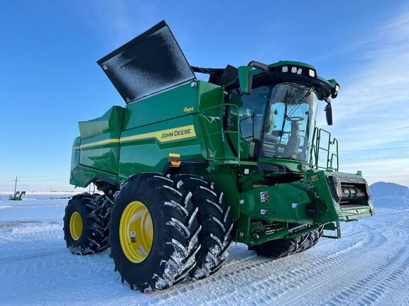 2025 John Deere S7 700 Combine