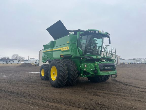 2025 John Deere S7 700 Combine