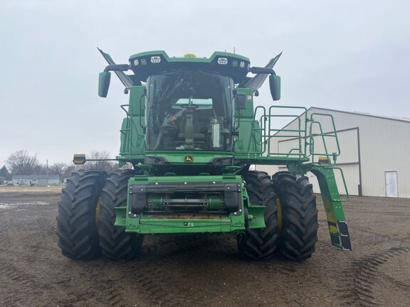 2025 John Deere S7 700 Combine