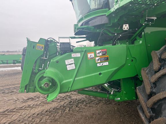 2025 John Deere S7 700 Combine