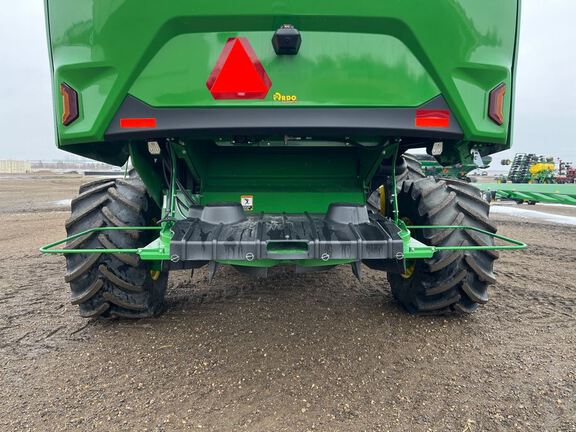 2025 John Deere S7 700 Combine