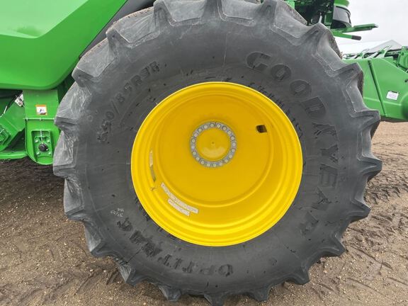 2025 John Deere S7 700 Combine