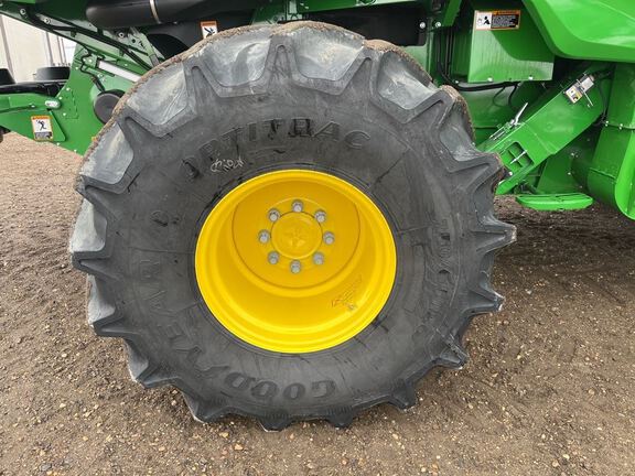 2025 John Deere S7 700 Combine