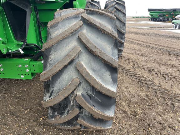 2025 John Deere S7 700 Combine