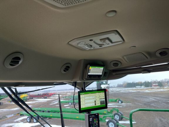 2025 John Deere S7 700 Combine