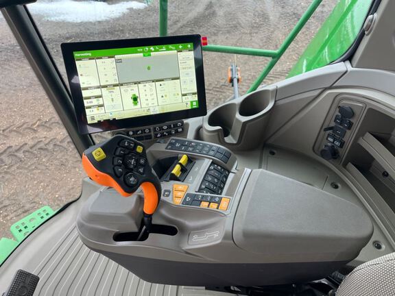 2025 John Deere S7 700 Combine