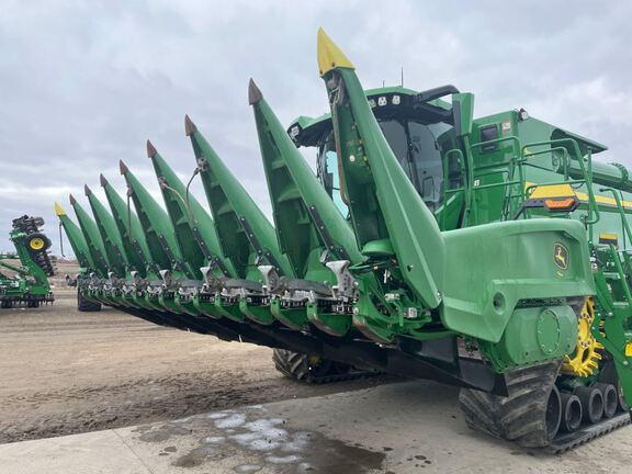 2024 John Deere C8R Header Corn Head
