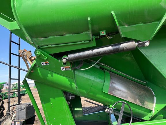 2018 Brent V1500 Grain Cart