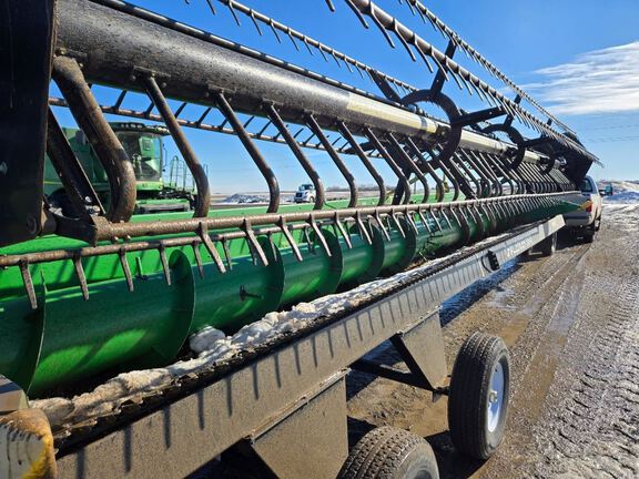 2002 John Deere 930F Header Combine