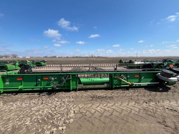 2002 John Deere 930F Header Combine