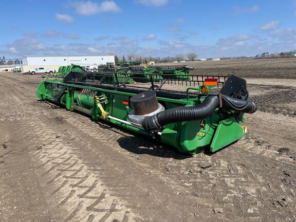 2002 John Deere 930F Header Combine