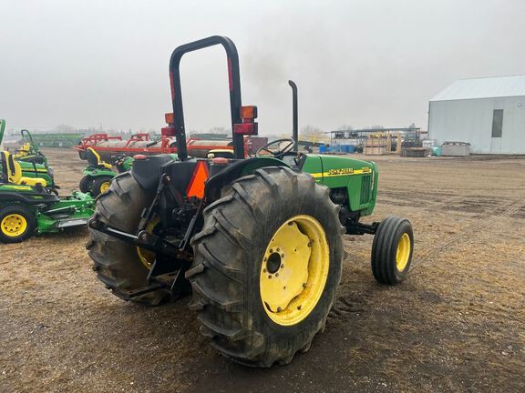 2000 John Deere 5105 Tractor