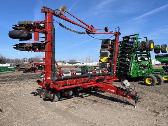 1999 AGCO White 6122 Planter