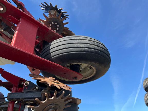 1999 AGCO White 6122 Planter