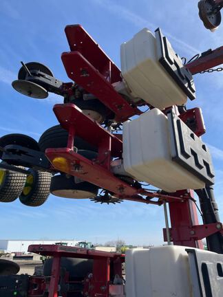 1999 AGCO White 6122 Planter