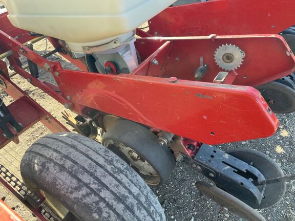 1999 AGCO White 6122 Planter