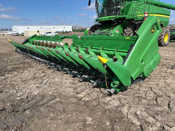 2022 John Deere C18R Header Corn Head