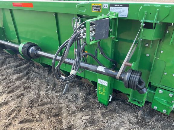 2022 John Deere C18R Header Corn Head