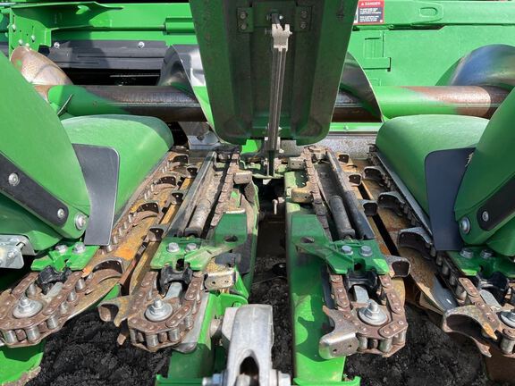 2022 John Deere C18R Header Corn Head