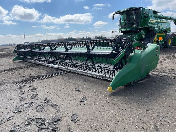 2017 John Deere 635FD Header Combine