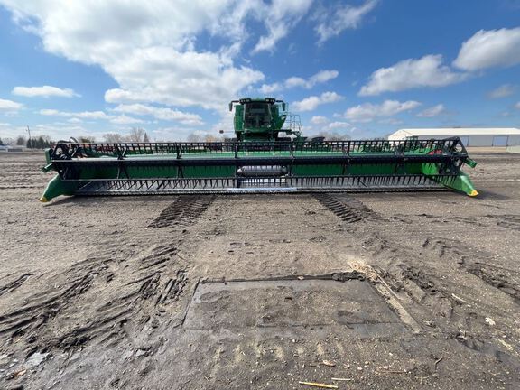 2017 John Deere 635FD Header Combine