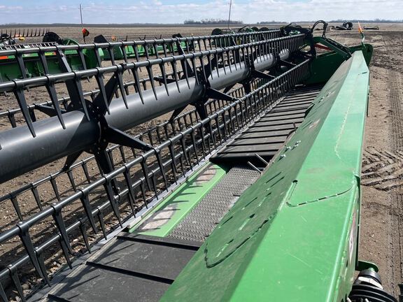 2017 John Deere 635FD Header Combine
