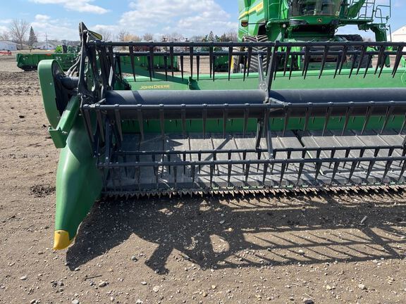2017 John Deere 635FD Header Combine