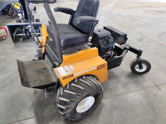 2001 Gannon 6200 Mower/Zero Turn