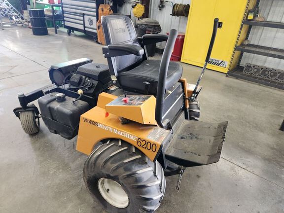 2001 Gannon 6200 Mower/Zero Turn