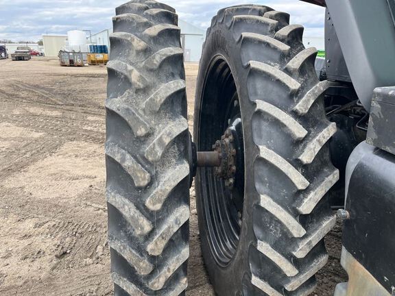 1999 Case MX240 Tractor