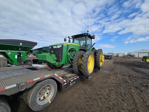2014 John Deere 8370R Tractor