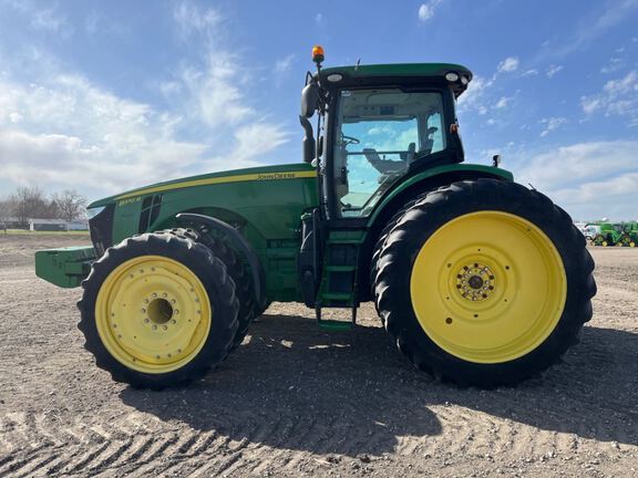 2014 John Deere 8370R Tractor