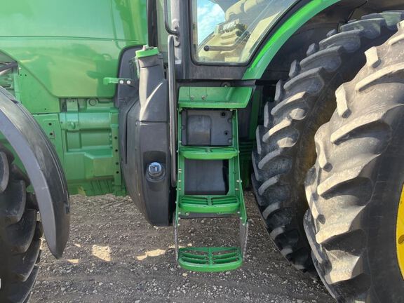2014 John Deere 8370R Tractor
