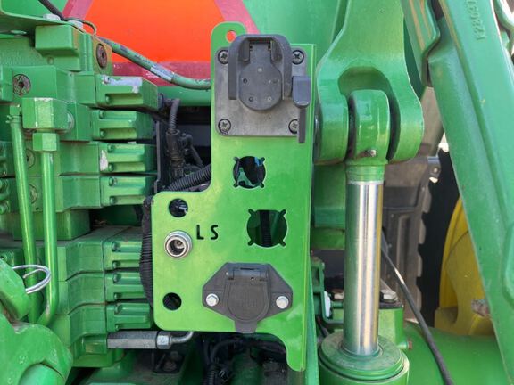 2014 John Deere 8370R Tractor