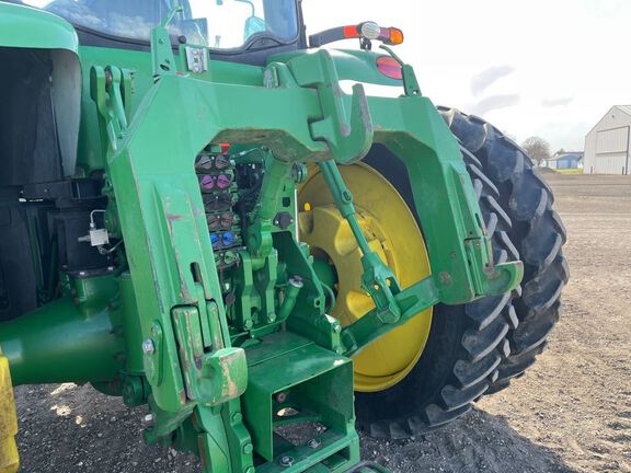 2014 John Deere 8370R Tractor