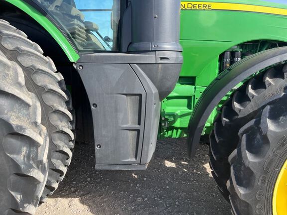 2014 John Deere 8370R Tractor