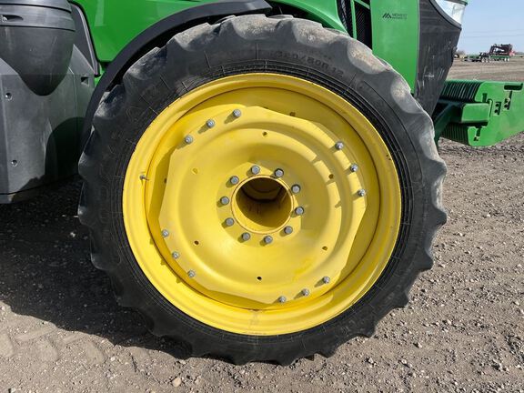 2014 John Deere 8370R Tractor