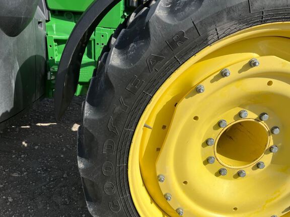 2014 John Deere 8370R Tractor