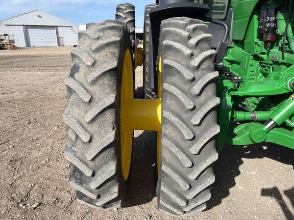2014 John Deere 8370R Tractor