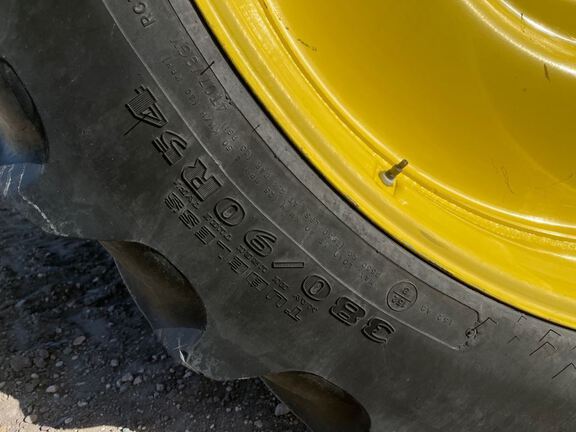 2014 John Deere 8370R Tractor