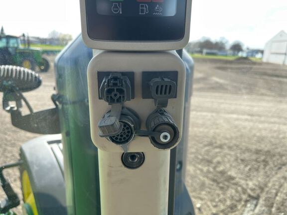 2014 John Deere 8370R Tractor