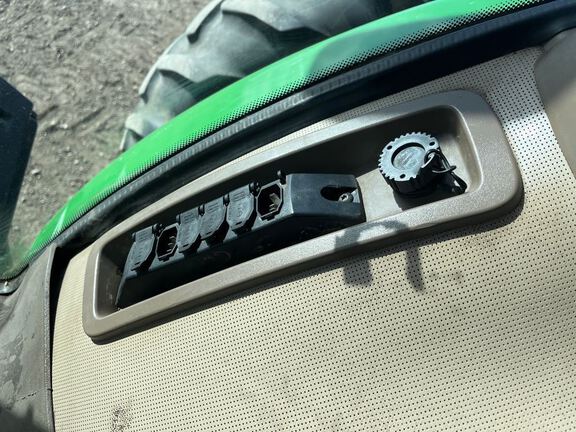 2014 John Deere 8370R Tractor