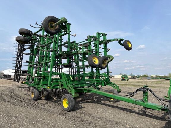 2007 John Deere 2210 Field Cultivator