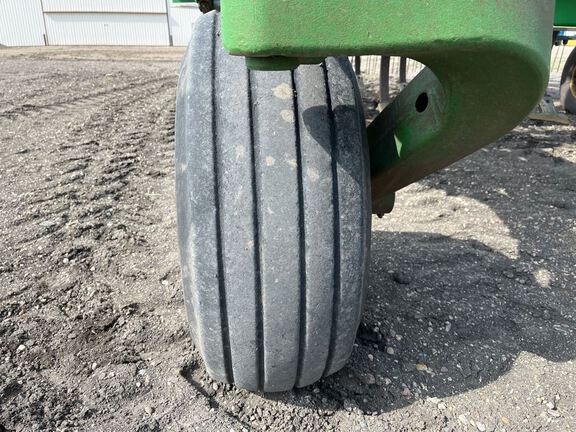 2007 John Deere 2210 Field Cultivator