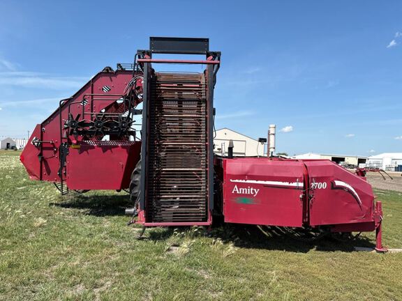 2012 Misc 2700 Beet Harvester
