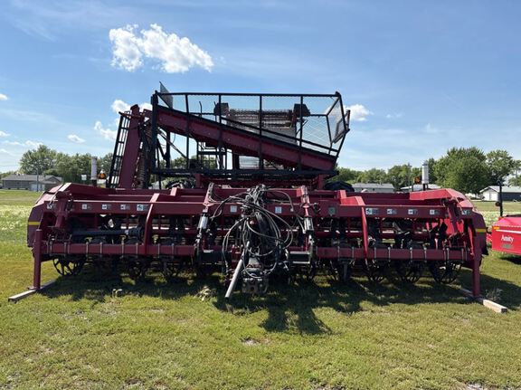 2012 Misc 2700 Beet Harvester